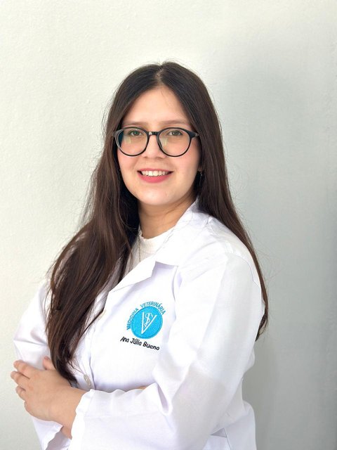 Dra. Ana Júlia — Veterinária de Pequenos Animais e Pets Não Convencionais